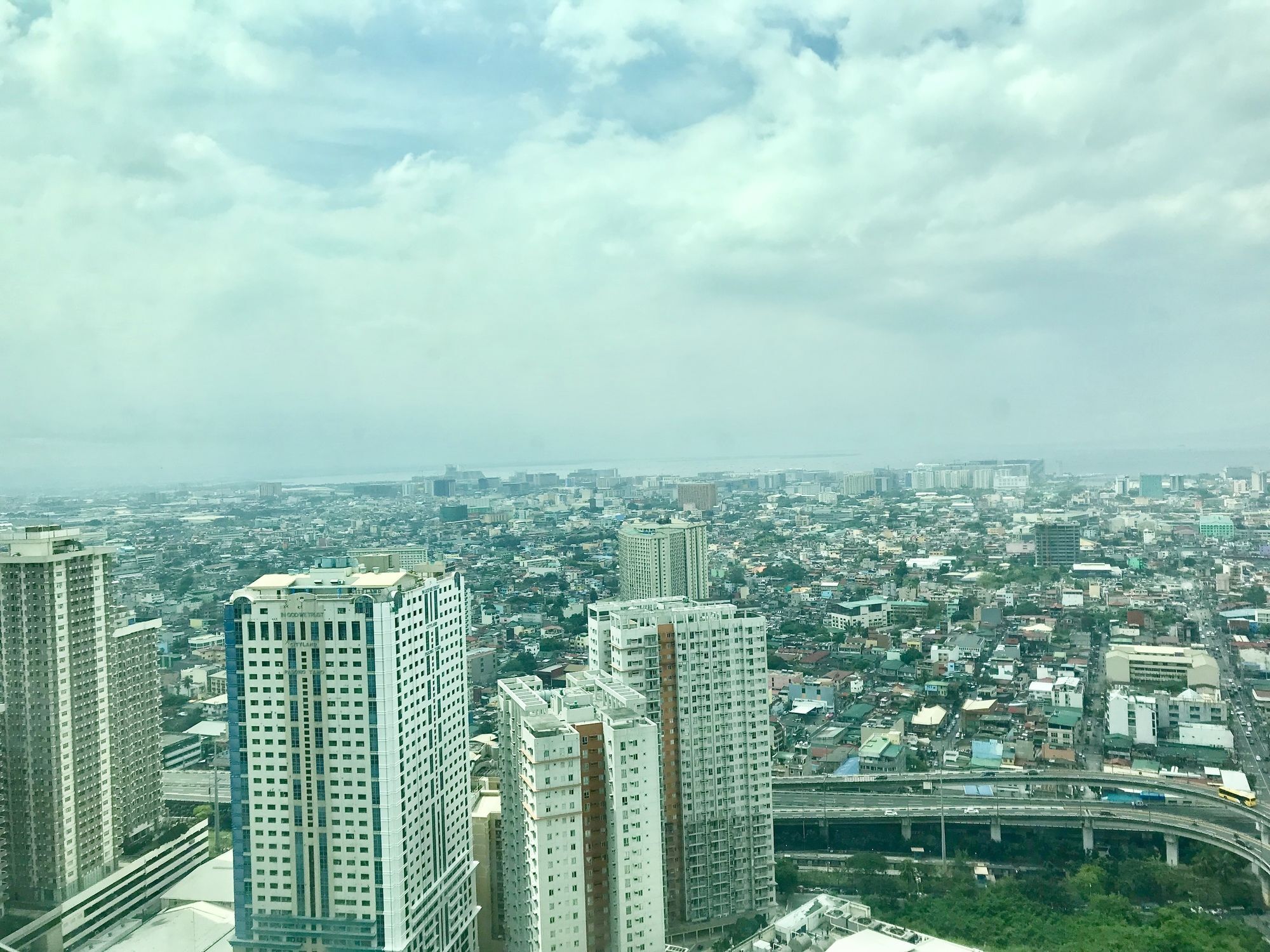 The Beacon Serviced Residences Makati City Dış mekan fotoğraf